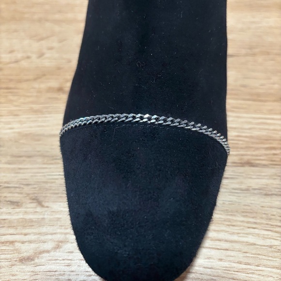 STUART WEIZTMAN MILA CHAIN 60 SUEDE BOOTIE SIZE 9B NWOT - Picture 5 of 8